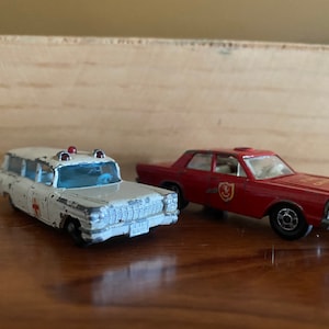 1965 Ford Galaxie Fire Chief and 1965 Cadillac ambulance / Lesney matchbox no 59 & 54 / vintage matchbox cars