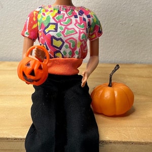 Vintage pumpkins for Barbie or other fashion dolls / vtg doll accessories / Halloween trick or treating / trick or treat jack-o’-lantern