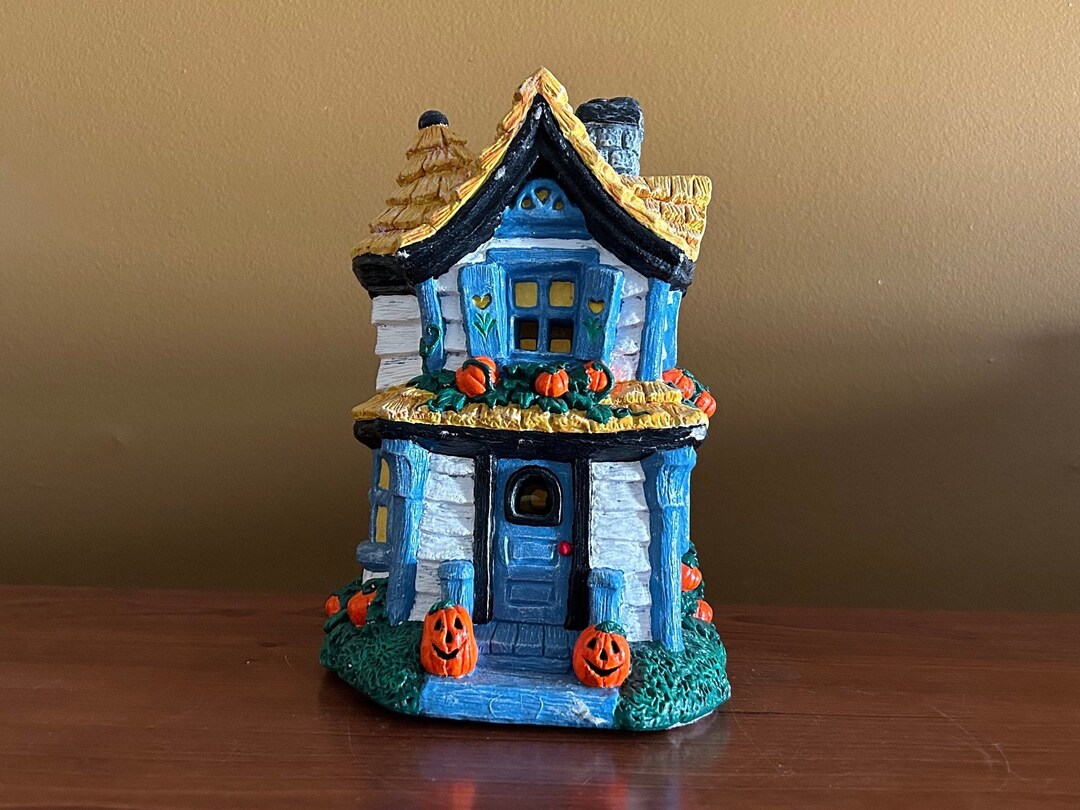 Vintage Ceramic Halloween House With Pumpkins and Jack Olanterns / Vtg Halloween Decor / Village