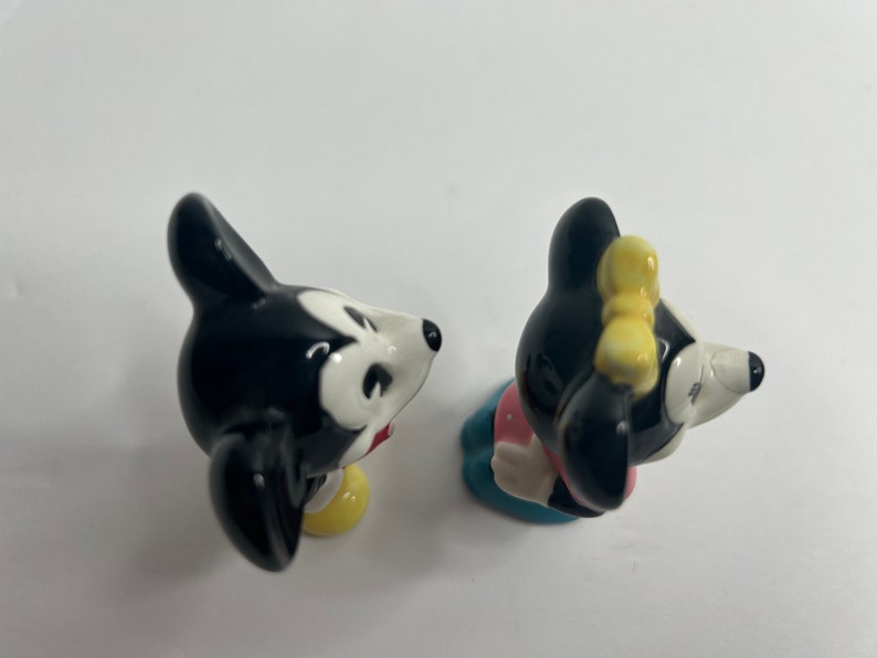 Vtg Disney Mickey Minnie Mouse Figurines / Pie Eyed Porcelain Figures *REPAIRED NOSE/ ceramic Minnie Mouse Figure / Vintage Mickey Mouse zdjęcie 9