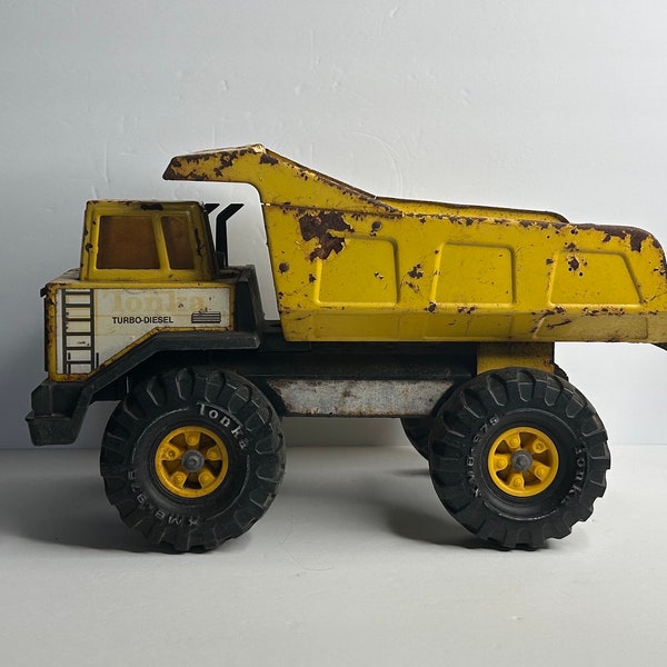 Vtg 1980s Steel Tonka Dump Truck / Turbo Diseal XMB-975 Tonka / vintage toys / tonka trucks