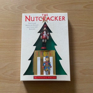 1996 vintage nutcracker ornament - collectors keepsake