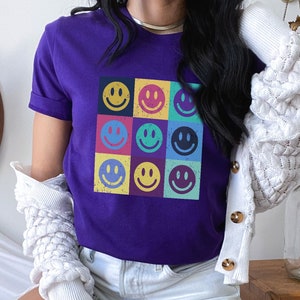 Retro Smiley Face Graphic Tee - Happy Vintage Smile Shirt