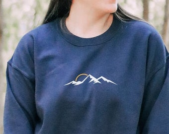 Minimalist Mountains Sweater, Vintage Sweatshirt, Hiking Sweater Mountains are Calling, Fall Sweatshirt