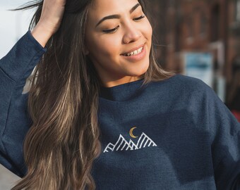 Boho Mountains Sweatshirt: Vintage Hiking Sweater, Fall Fashion