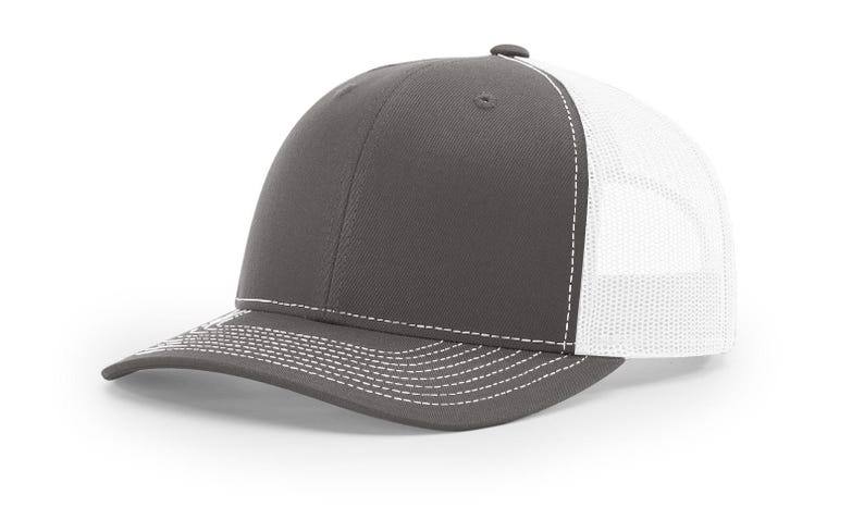 North Carolina lädermärke NC truckerkeps flera färger charcoal/white