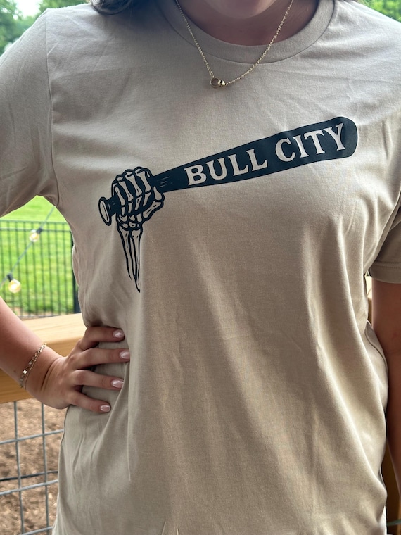T-shirt à manches courtes Bull City Baseball Bat unisexe Heather