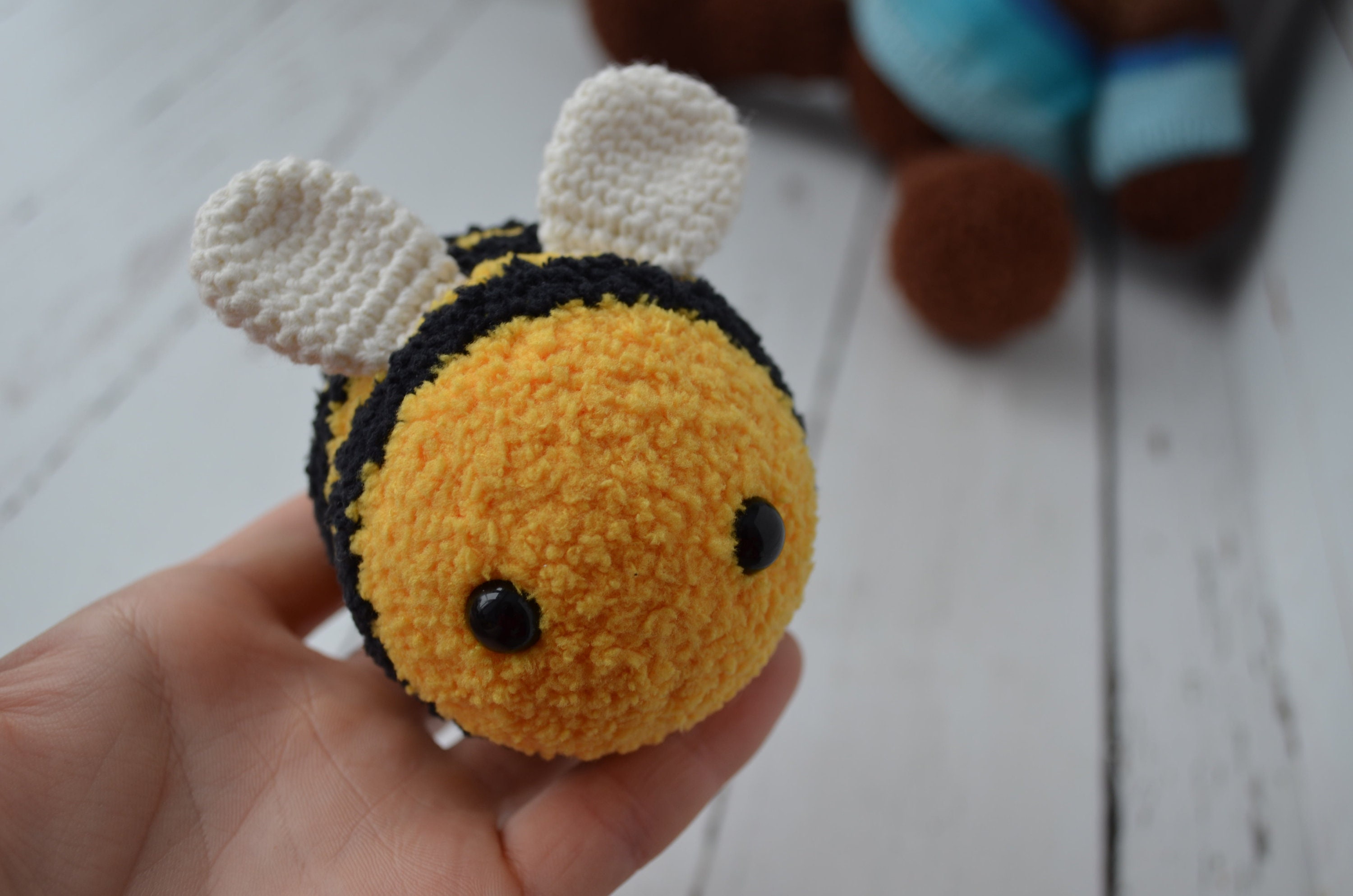 Mini crochet bee amigurumi bee plush bee small bee plush | Etsy