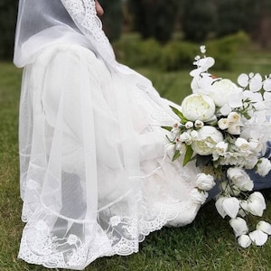 Elfenbeinfarbener Spitzen-Kapellenschleier für die katholische Messe, Hochzeitsmantilla, Kirchenkopfbedeckung, handgemachter christlicher Schleier, Geschenk für Mama oder Braut