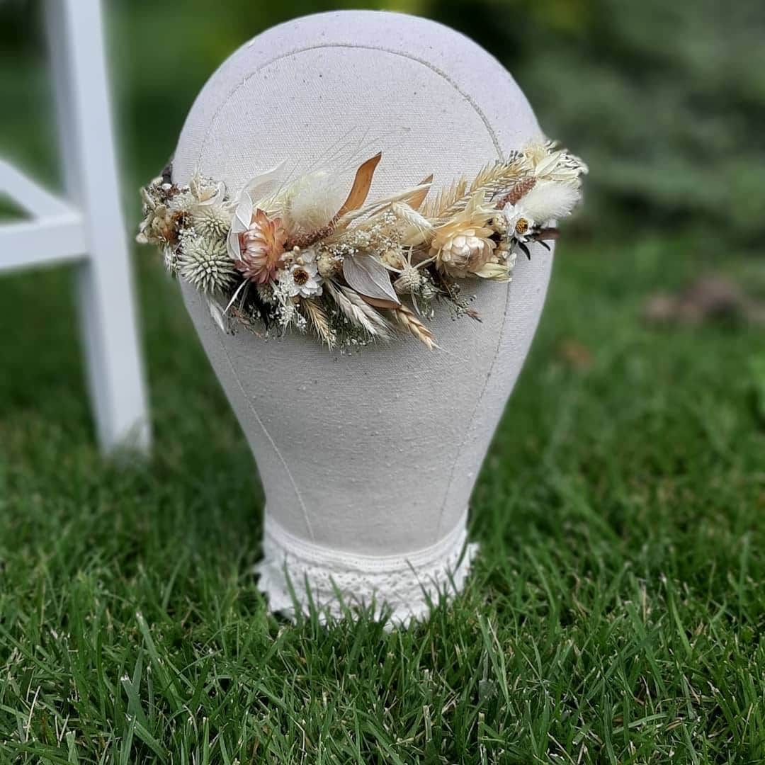 Ivory Hair Comb with Dried and Preserved Flowers Wedding Hair Accessory