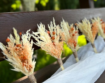 Boutonniere de terracota Boho Rust, Boutonnieres de naranja quemada, mini ramo de boda de otoño otoño, boutonniere de novios de flores secas