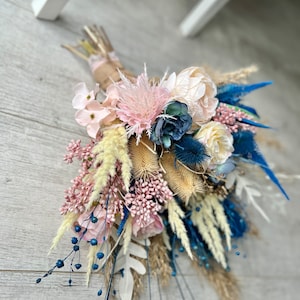 Navy Blue and Blush Pink Wedding Bouquet: Elegant Floral Arrangement for Rustic Weddings