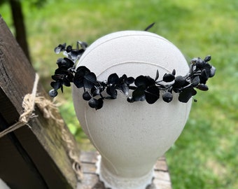 Intricate Black Floral Headband - The Ultimate Gothic Headpiece for Halloween or Wedding Events