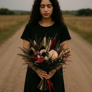 Gothic Dried Flower Bouquet – Halloween Wedding Bouquet – Dark Burgundy Boho Flowers – Spooky Fall Bridal Bouquet Gift