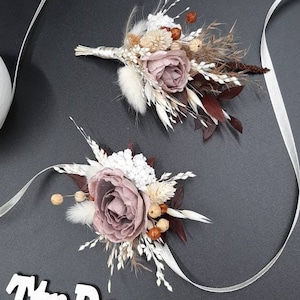 Corsage and boutonnière set, boutonnières for men, beige corsage wristlet, wedding flower bracelet, ivory and white wrist corsages