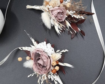 Corsage- och boutonnièreset, boutonnières för män, beige corsagearmband, bröllopsblommaarmband, elfenbensvita handledscorsager