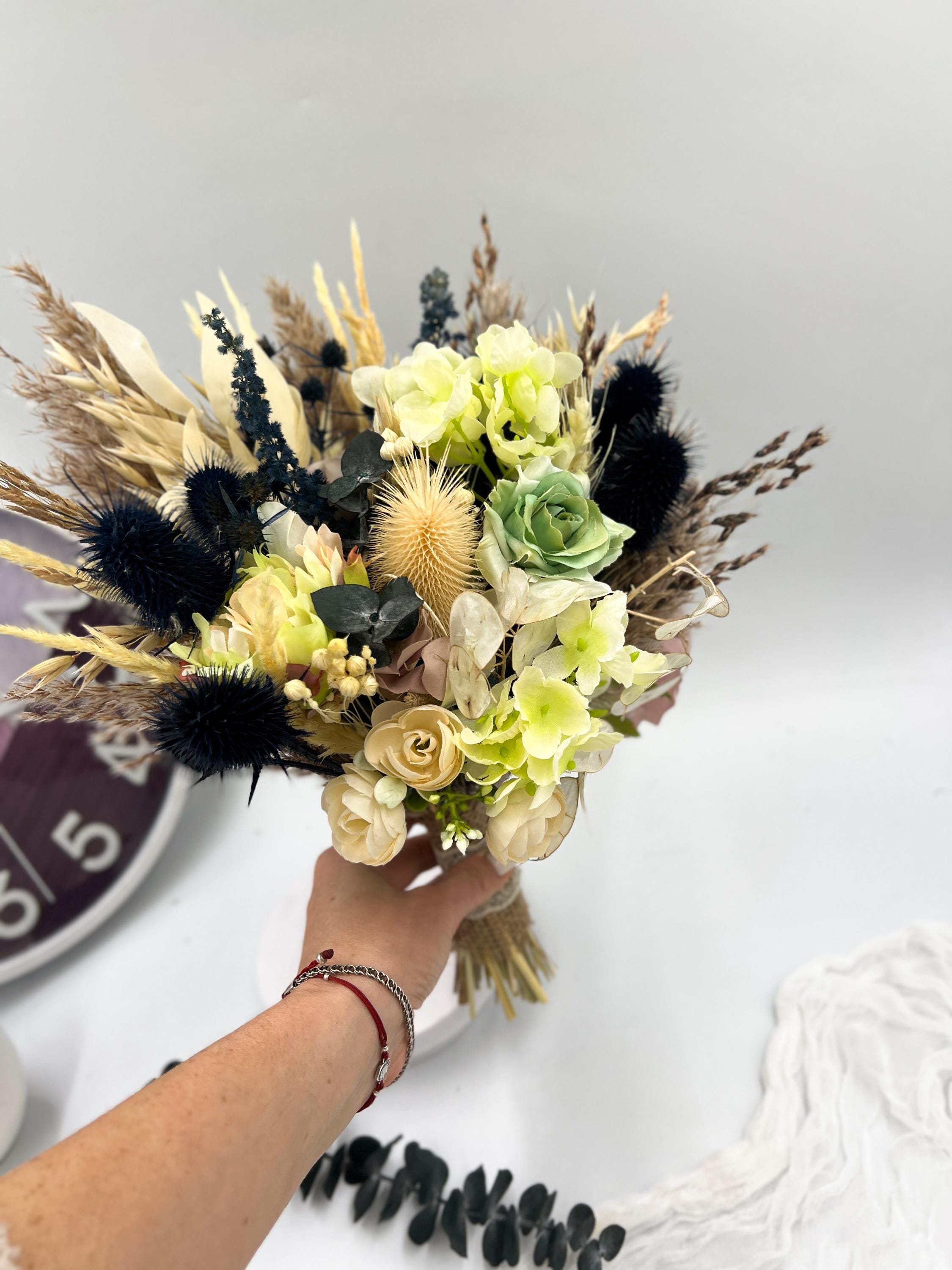 Lime Cream Navy Bouquet