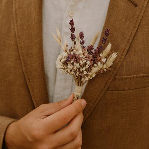Lavender Dried Flower Boutonniere for Wedding – Rustic Boho Groom Accessory with Gypsophila, Oats, Wheat, Flax & Wildflowers