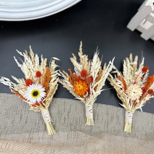 Autumn flower boutonniere Burnt orange and ivory dried groom&#39;s corsage Terracotta Groomsmen buttonhole Wedding accessories