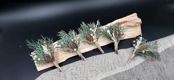 Rustic Boutonniere Winter boutonniere Woodland wedding boutonniere Groomsmen buttonhole flower pinecone boutonniere christmas wedding