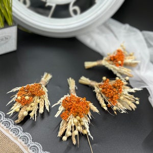 Boho Rust Terracotta Boutonniere, Burnt Orange Wedding Buttonhole, Fall Groom’s Lapel Pin, Dried Flower Mini Bouquet, Autumn Accessory