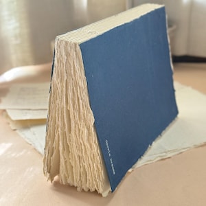 Handgemachtes Buch mit Büttenrand, handgeschöpftes Notizbuch aus handgeschöpftem Papier – für Künstler und Schriftsteller