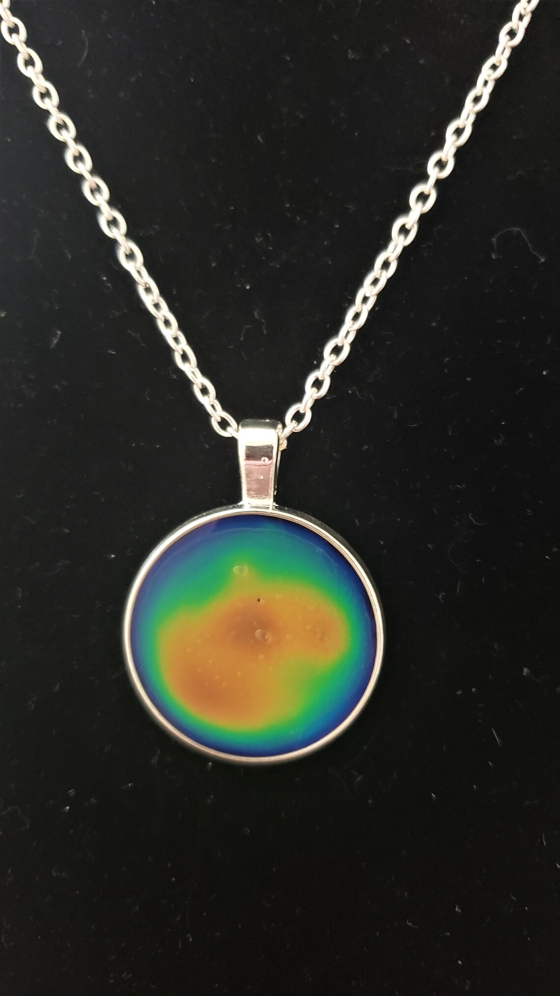MOOD NECKLACE Changes 6 different colors when senses heat or | Etsy