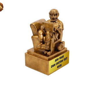 Custom Fantasy Football Man in Chair Trophäe - Personalisierter Gold Award