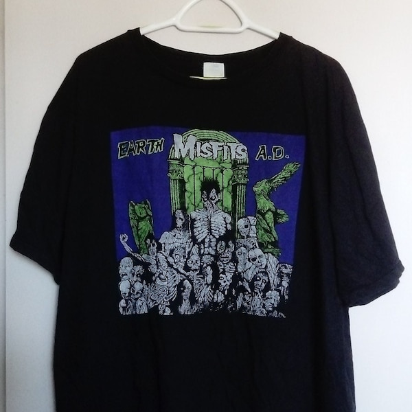 Misfits - Vintage Earth Ad shirt (Horror Punk, Hardcore, Metal, Rock, Danzig, Samhain, The Cramps, The Damned, Cancerslug, Blizkid, Balzac )