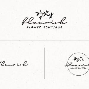 Może przedstawiać: Trzy r&oacute;żne projekty logo dla kwiaciarni o nazwie "flourish". Pierwsze logo zawiera prosty, odręczny font z małym wzorem kwiatowym nad tekstem. Drugie logo zawiera ten sam odręczny font z małym wzorem kwiatowym po lewej stronie tekstu. Trzecie logo zawiera tekst "flourish" w k&oacute;łku z wzorem kwiatowym nad tekstem i słowami "flower boutique" pod tekstem.