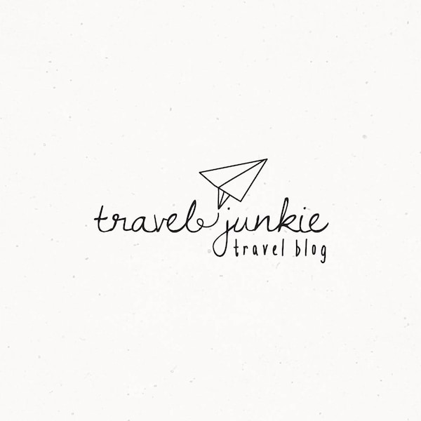 Travel Brand Logo Custom Design Template Fotografie Traveller Blog Premade Logos & Branding Blogger Brand Wanderlust World Fly Papierflieger