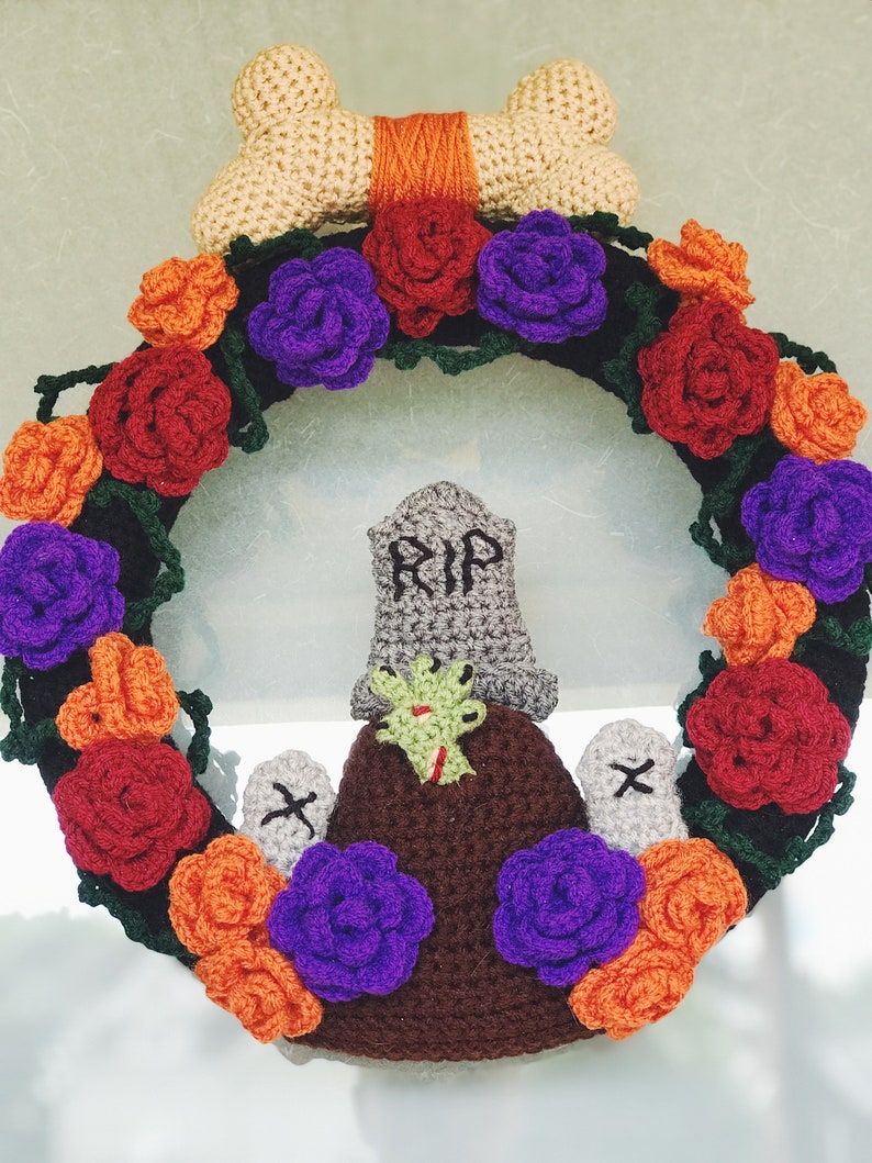 PDF Halloween Zombie Wreath Crochet Pattern image 6