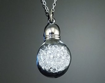 Colgante deseo de cristal en cadena de plata de ley