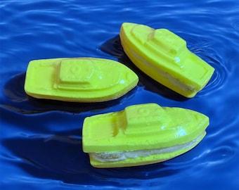 Banana Boat Bath Bomb with Bubble Frosting