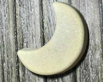 Last Unicorn Crescent Moon Bath Bomb