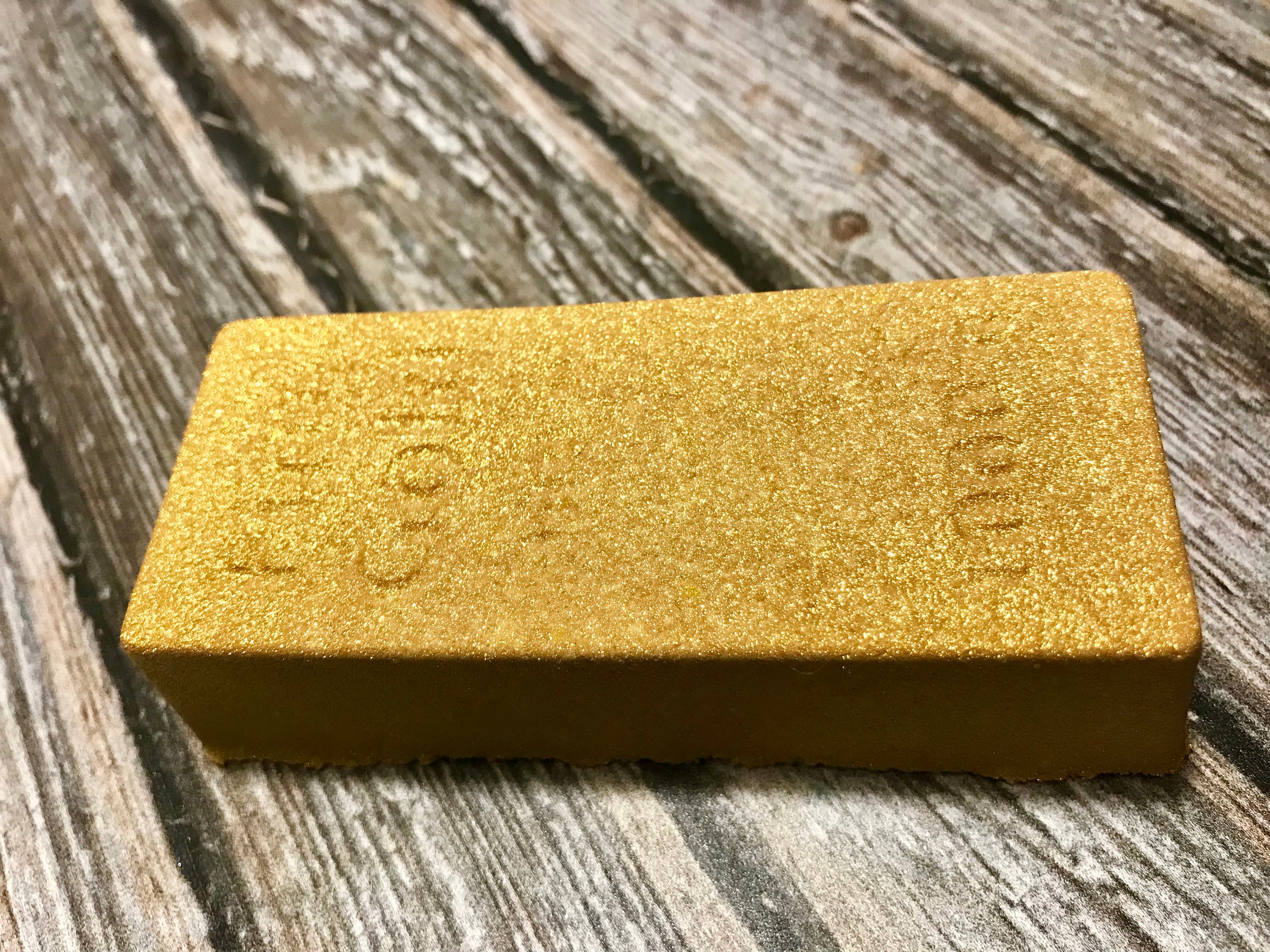 Shimmer Water Gold Bar Bath Bomb