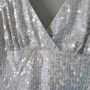 Vestido de noche Adrianna Papell para mujer, talla 12, con lentejuelas, corte sirena, iridiscente, estilo vintage de los 90, ideal para bodas. imagen 10