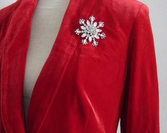 Broche de copo de nieve con diamantes de imitación, joyería navideña grande de 2,25 pulgadas, plata, cristal de invierno, declaración