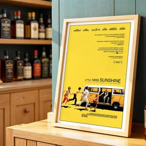 Póster de la película Pequeña Miss Sunshine: película de comedia estadounidense (descarga digital)