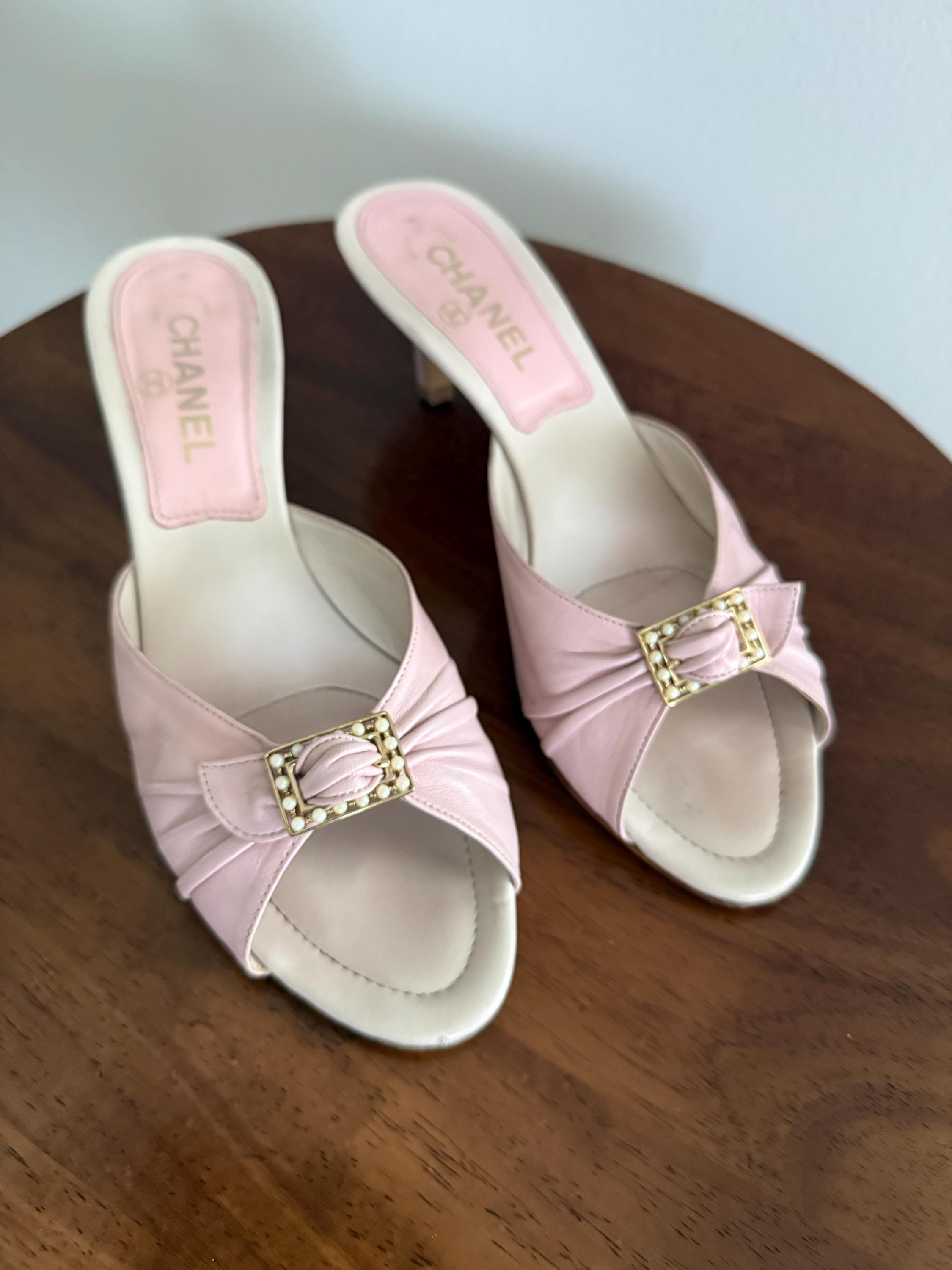 Vintage Chanel Pumps - Etsy