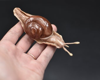 Realistic snail figurine Decoration Snail Cold porcelain snail goblincore gift miniature clay sculpture fall decor Crafts Home