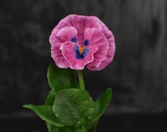 Amor-perfeito de porcelana fria feito à mão: escultura floral realista