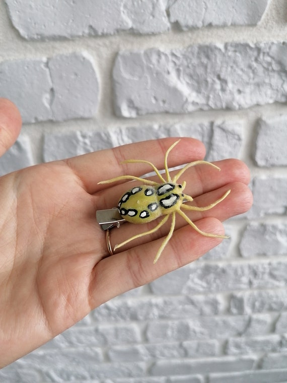 Araignée épingle à cheveux Halloween pince à cheveux Spider miniature  Épingles à cheveux Réaliste Araignée argile Araignée petite Araignée  Halloween araignée cheveux dhalloween -  Canada