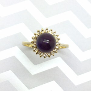 Vintage 14kt Yellow Gold Amethyst and Diamond Ring ~ Size 6 1/2 ~ Vintage Amethyst Ring ~ Diamond Halo ~ Unique Design