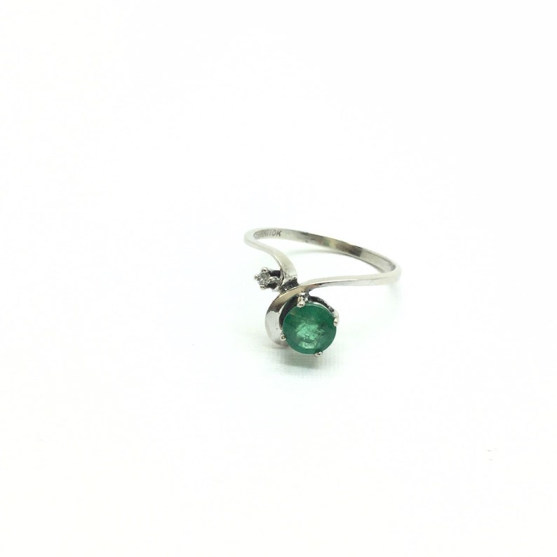 Vintage Natural Emerald Diamond Ring Chevron Ring White Gold Appraised Tiara Ring image 3