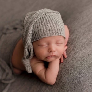 Gray Newborn Sleepy Cap, Gray Newborn Hat, Neeborn Sleepy Hat, Neutral Photo Props, Sleepy Newborn Hat, Knot Hat, Newborn Hat, Newborn Boy