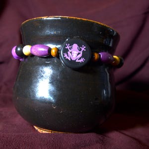 Frog beaded hippie bracelet, handmade, OOAK