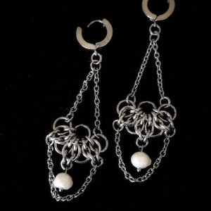 Chainmail pearled earrings