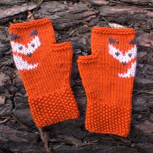 Knit Fingerless Gloves With Fox Motif Pattern Animals Wrist Warmers ...