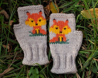 Knitted fingerless mittens with hand embroidered cute baby foxes Children's fingerlrss gloves Woodland animals mittens Fox wrist warmers